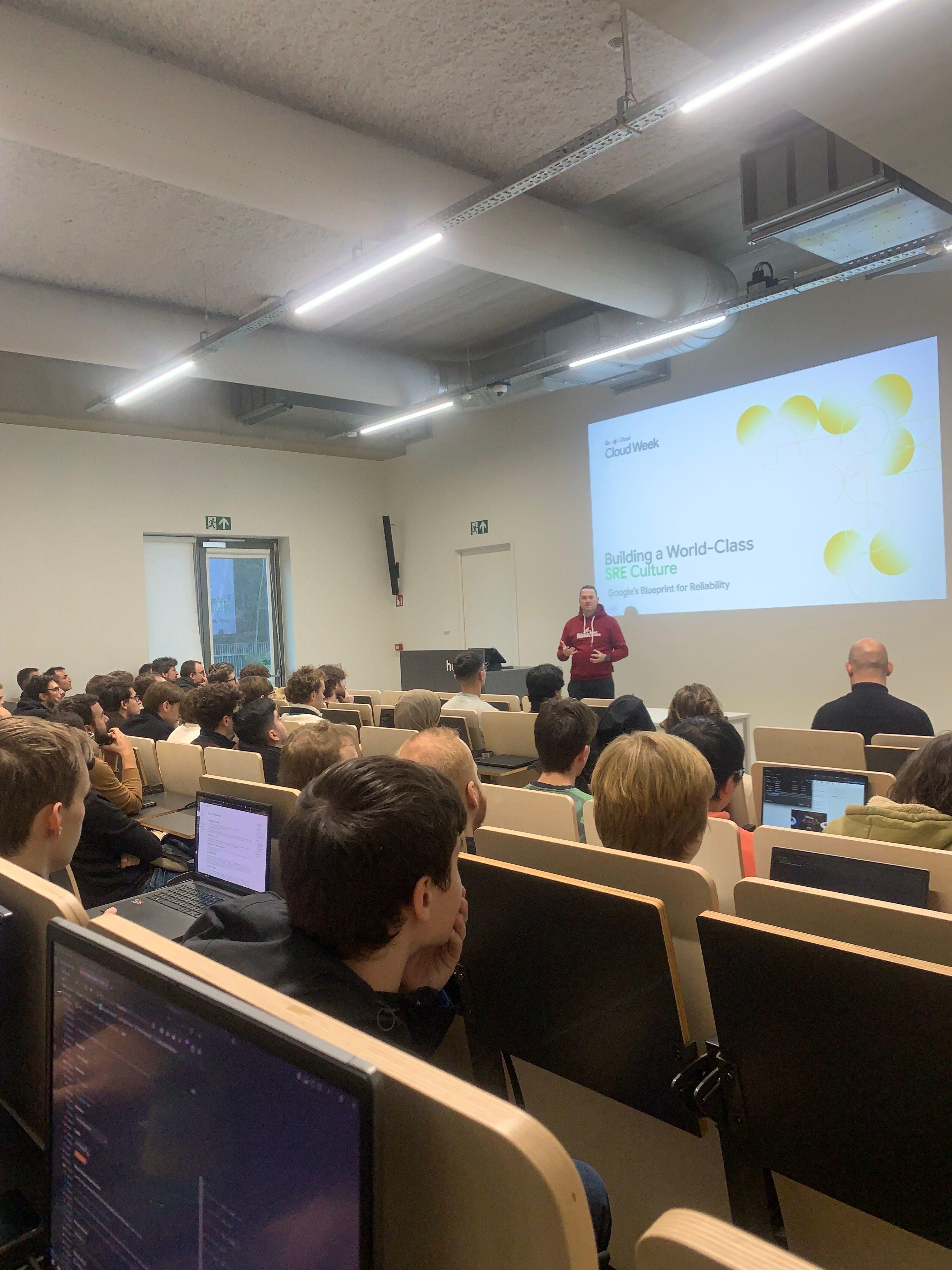 Intro moment to the session